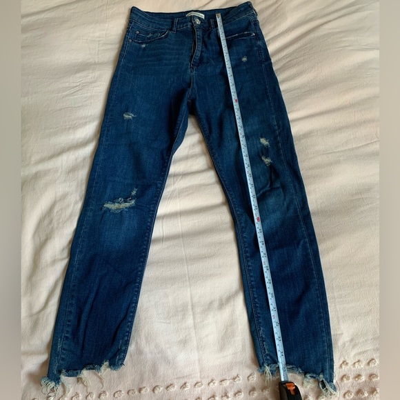 ZARA - Premium Denim Collection - high waisted distressed size 6 jeans - Picture 6 of 16